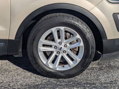 Used 2017 Ford Explorer XLT w/ Equipment Group 202A image 12