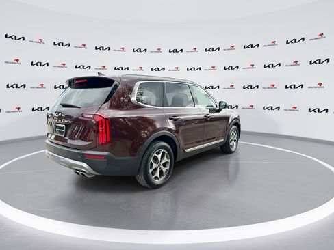 Certified 2022 Kia Telluride EX image 8