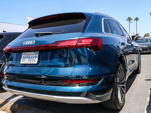 Used 2019 Audi e-tron Prestige w/ Prestige Package AWD/4WD image 11