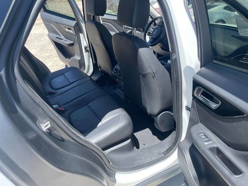 Used 2018 Jaguar F-PACE Premium image 25
