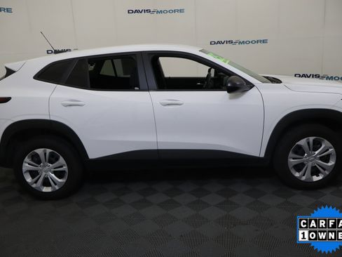 Used 2025 Chevrolet Trax LS FWD image 5