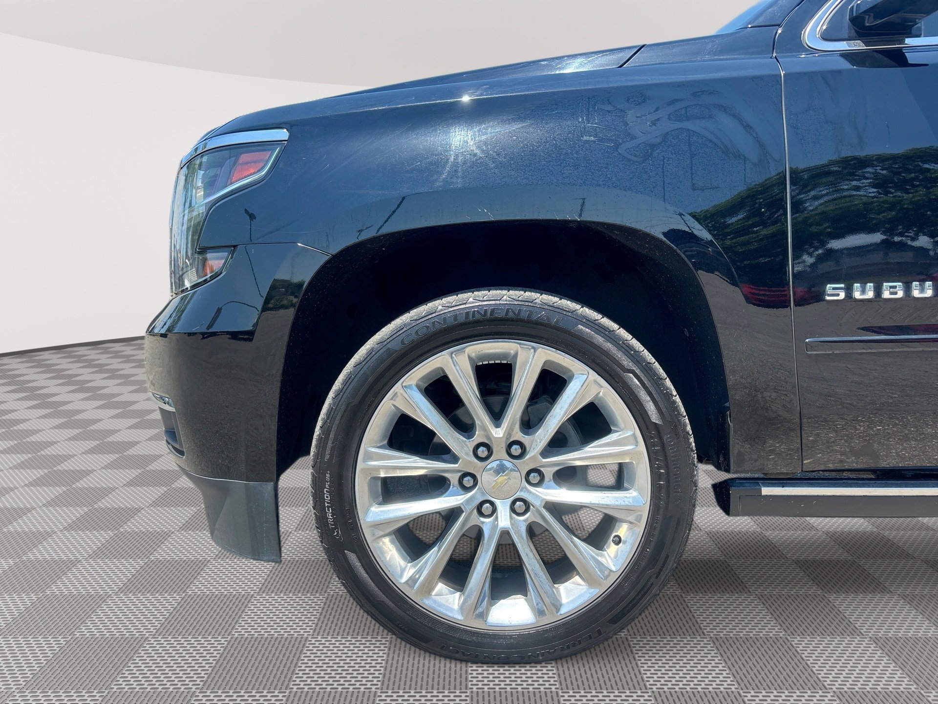 Used 2019 Chevrolet Suburban Premier w/ Premier Plus Edition AWD/4WD image 19