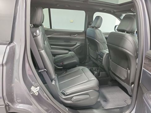 New 2025 Jeep Grand Cherokee L Limited w/ Black Appearance Package image 9