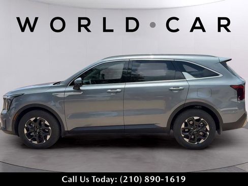 Used 2025 Kia Sorento S w/ Panoramic Sunroof Package FWD image 12