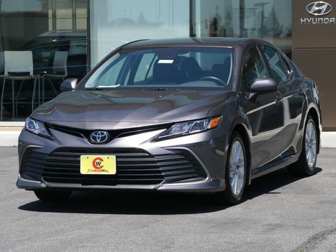 Used 2024 Toyota Camry LE FWD image 7