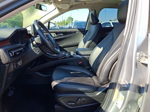 Used 2023 Lincoln Nautilus Reserve AWD/4WD image 13