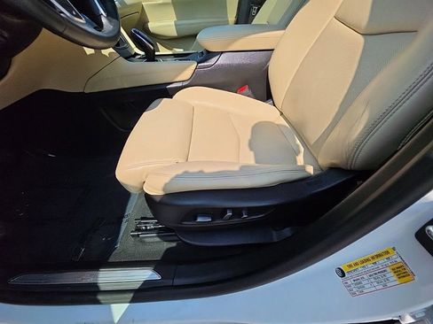 Used 2017 Cadillac XT5 Premium Luxury AWD/4WD image 24