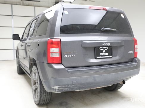 Used 2015 Jeep Patriot High Altitude image 2