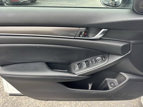 Used 2018 Honda Accord Sport image 16