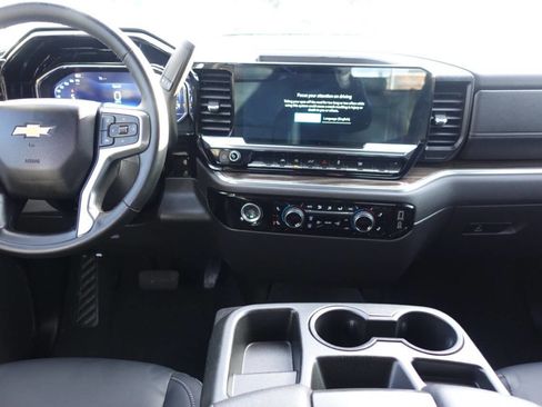Used 2024 Chevrolet Silverado 1500 LT image 39