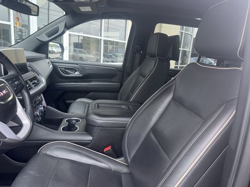 Used 2021 GMC Yukon SLT w/ SLT Premium Package RWD image 2