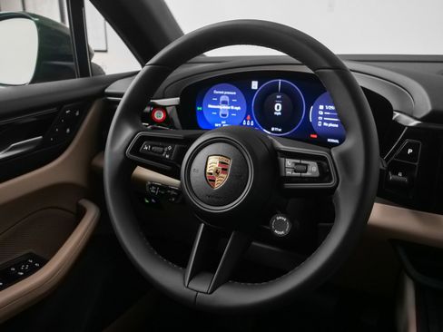 Used 2025 Porsche Macan Electric image 24