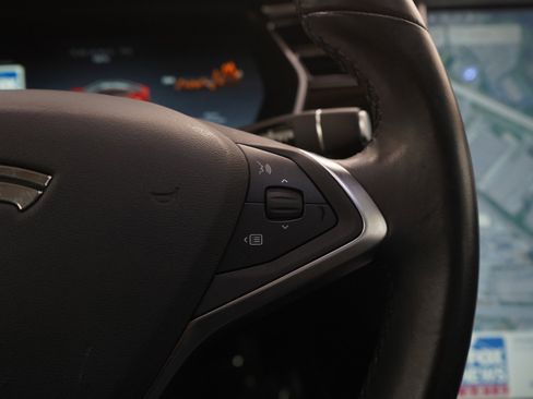 Used 2014 Tesla Model S 85 RWD image 23