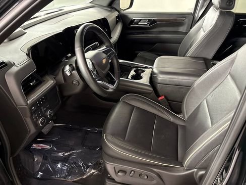 Certified 2025 Chevrolet Suburban Premier AWD/4WD image 34