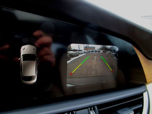 Used 2017 Alfa Romeo Giulia Ti w/ TI Lusso Light Wood Package image 4