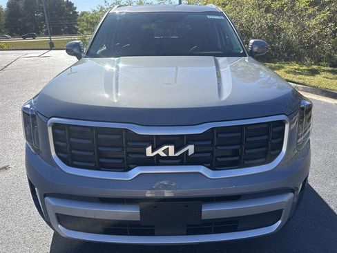 New 2025 Kia Telluride S image 2