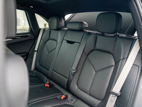 New 2026 Porsche Macan AWD/4WD image 24