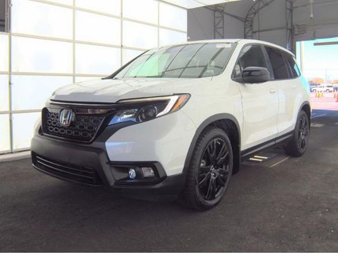 Used 2021 Honda Passport Sport image 2