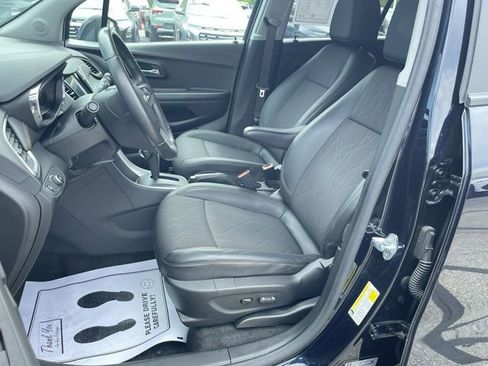 Certified 2022 Chevrolet Trax LT w/ LT Convenience Package AWD/4WD image 18