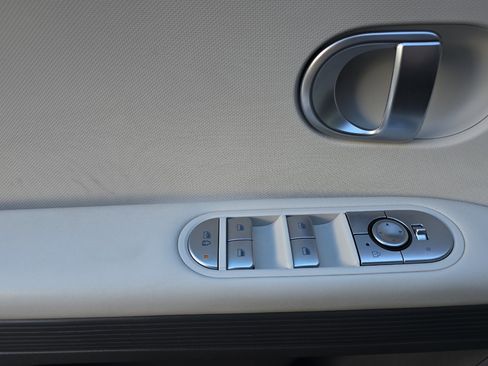 Used 2023 Hyundai Ioniq 5 SE image 12