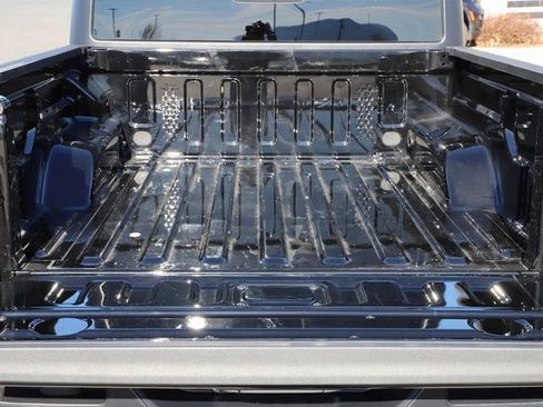 Used 2023 Jeep Gladiator Sport AWD/4WD image 8