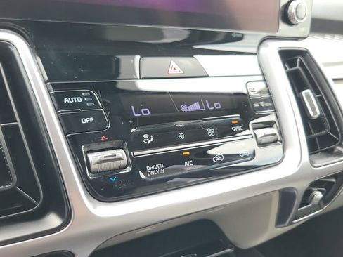 Used 2023 Kia Sorento EX w/ Panoramic Sunroof Package FWD image 18