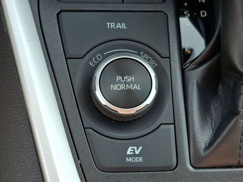 Used 2023 Toyota RAV4 XLE Premium AWD/4WD image 24