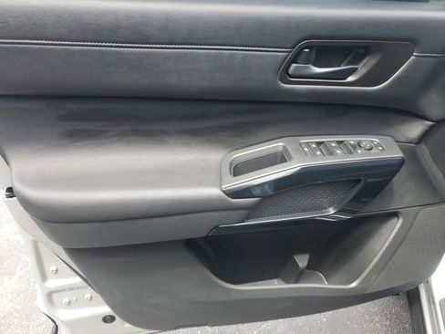 Certified 2025 Nissan Pathfinder S FWD image 13
