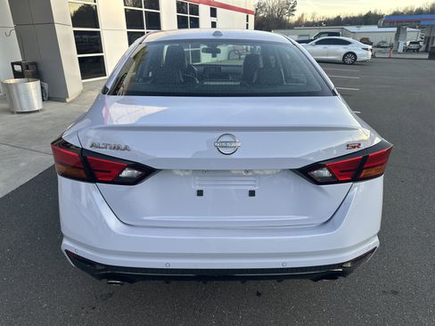 Used 2025 Nissan Altima 2.5 SR image 7