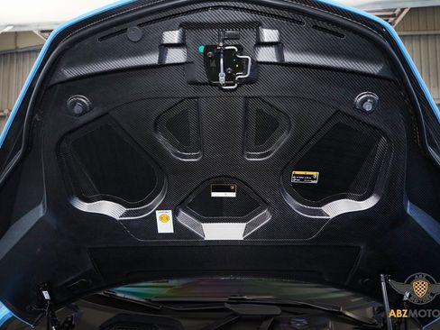 Used 2025 Lamborghini Revuelto image 43