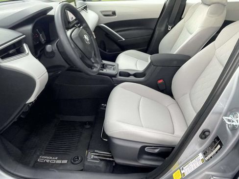 Used 2026 Toyota Corolla Cross L FWD image 12