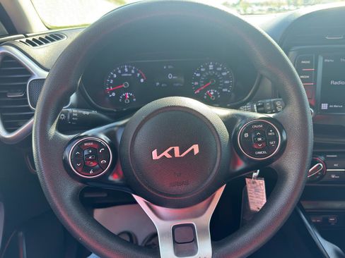 Used 2022 Kia Soul LX w/ Technology Package FWD image 19