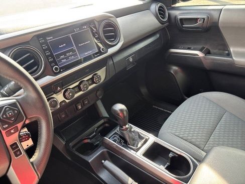 Used 2020 Toyota Tacoma SR5 AWD/4WD image 27