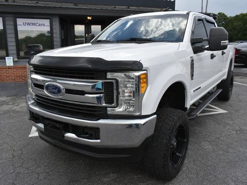 Used 2017 Ford F250 XLT AWD/4WD image 2