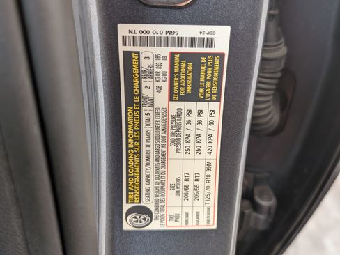 Used 2025 Volkswagen Jetta SE w/ Sunroof Package FWD image 38