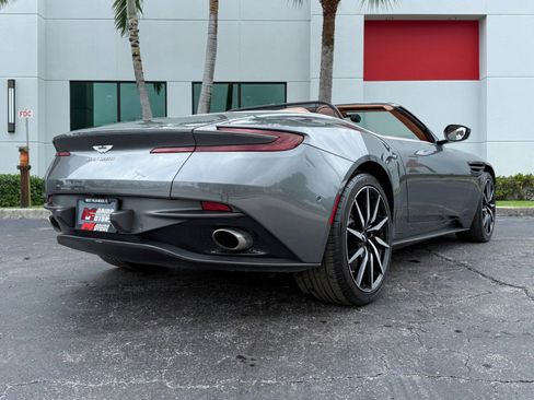 Used 2020 Aston Martin DB11 Volante RWD image 22