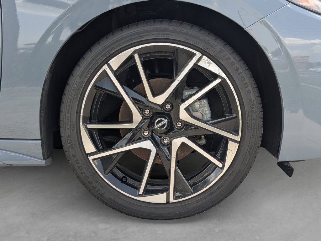 Used 2025 Nissan Sentra SR w/ SR Premium Package FWD image 10