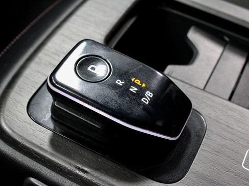 Certified 2023 Nissan Ariya AWD image 32
