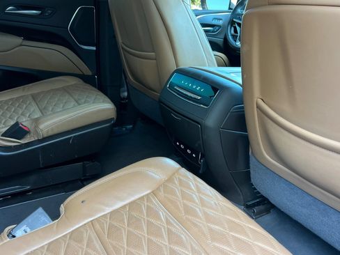 Certified 2024 Cadillac Escalade Sport w/ LPO, ONYX Package AWD/4WD image 19