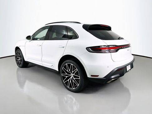 Certified 2026 Porsche Macan AWD/4WD image 3