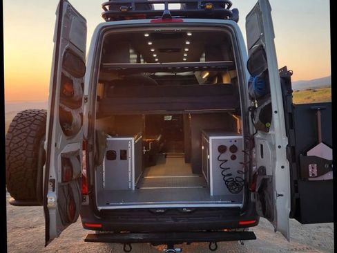 Used 2022 Mercedes-Benz Sprinter 2500 image 19