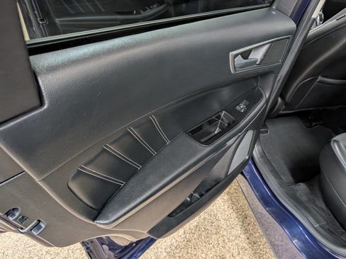 Used 2016 Ford Edge Sport w/ Driver's Package 2 AWD/4WD image 16