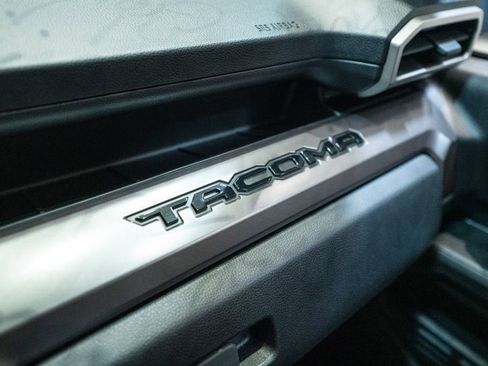 Certified 2025 Toyota Tacoma TRD Off-Road image 37