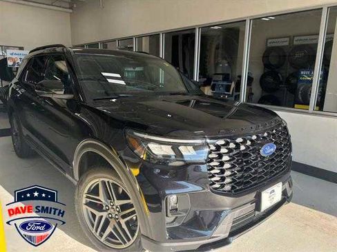 New 2025 Ford Explorer ST-Line w/ Premium Package image 1