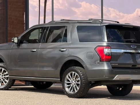 Used 2018 Ford Expedition Limited w/ Equipment Group 301A AWD/4WD image 9