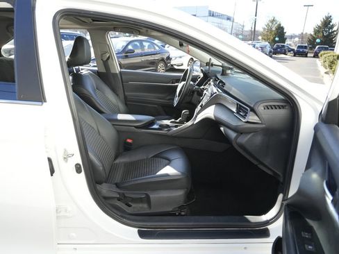 Used 2020 Toyota Camry SE w/ Audio Package image 32