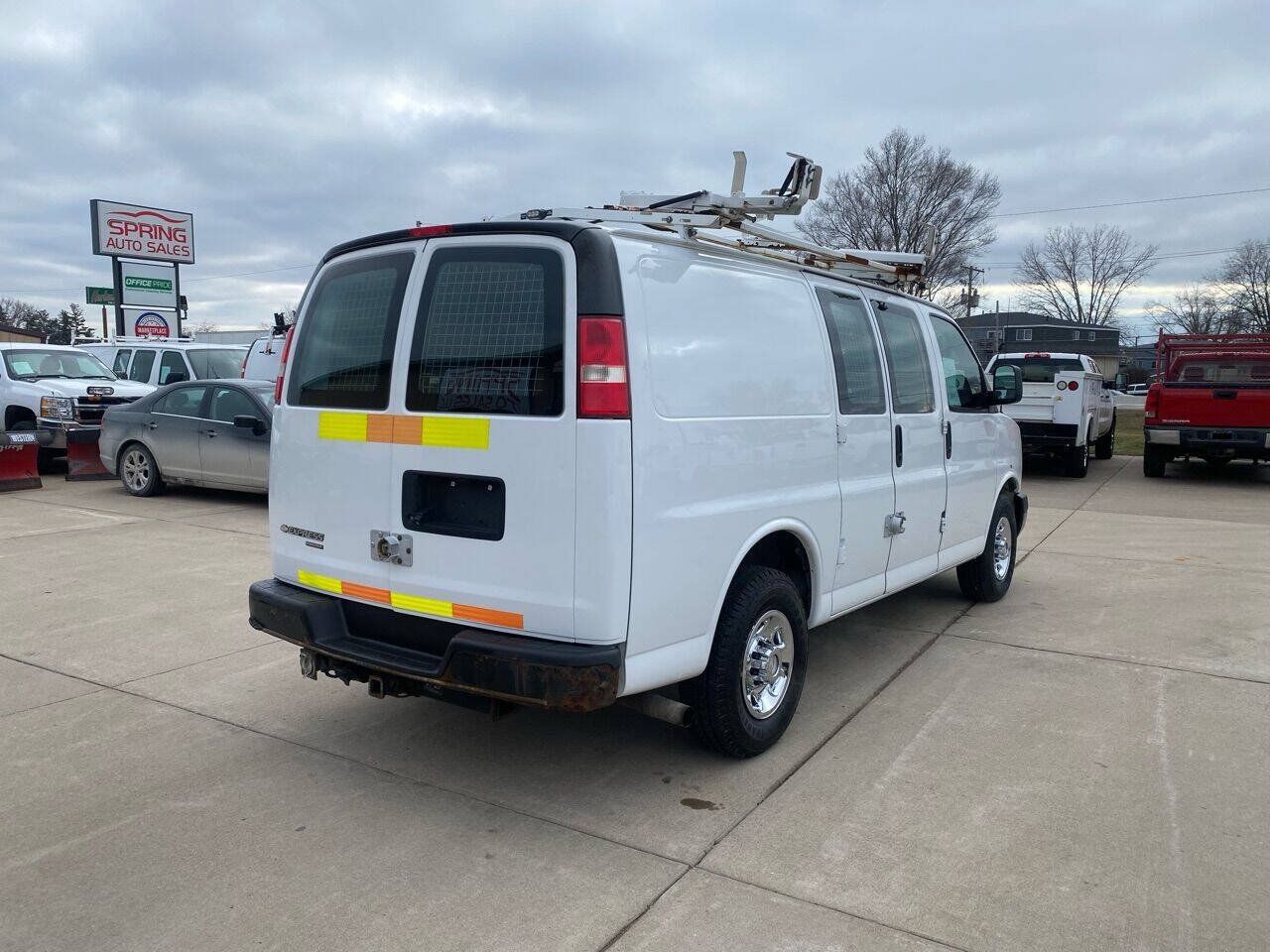 Used 2015 Chevrolet Express 2500 RWD image 5