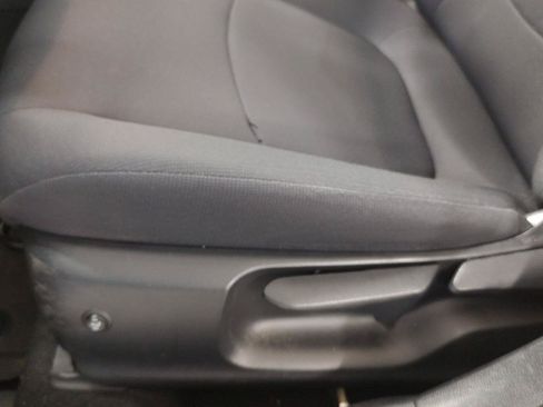 Used 2020 Toyota Corolla LE FWD image 3