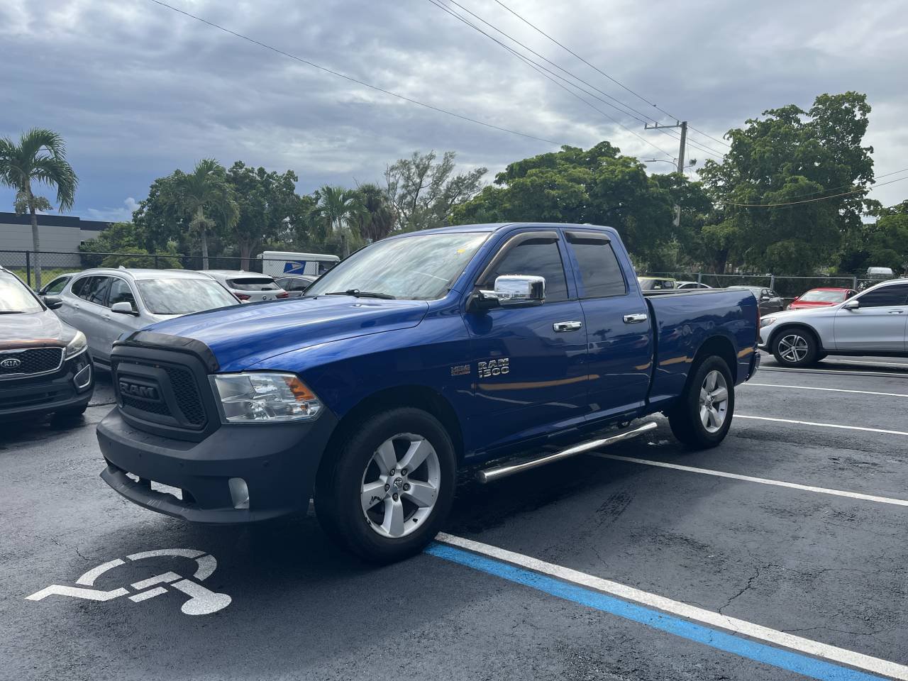 Used 2018 RAM 1500 Express RWD image 2