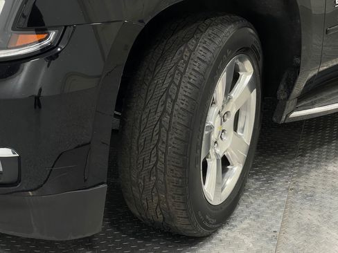 Used 2018 Chevrolet Suburban Premier image 37